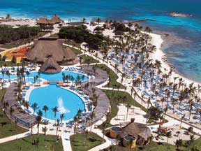 Barcelo Maya Beach Resort pool and beach picture