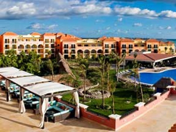 Resort and pool View of the Ocean Coral & Turquesa