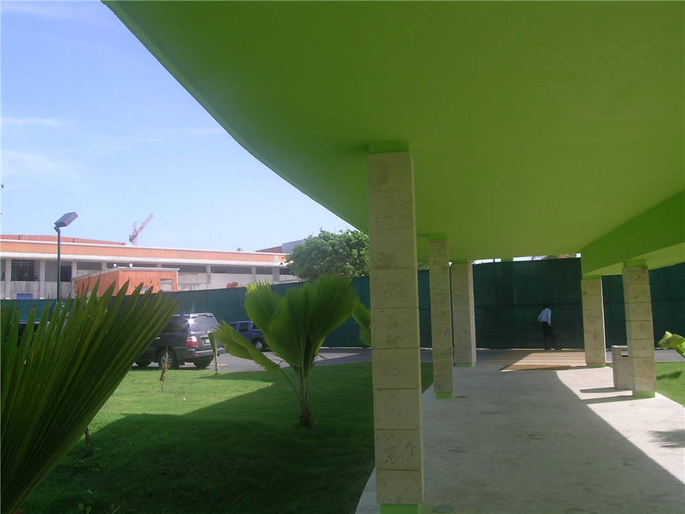 Covered walkways allow guests to access other areas of this huge resort complex in the shade. There's shuttle trains too.